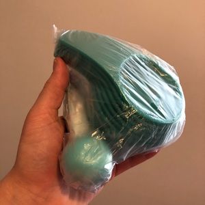 Tupperware measuring cups and spoons set